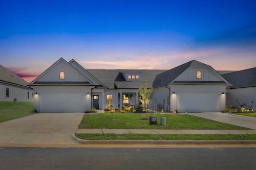 Modern Nest - Huntsville Hideaway home