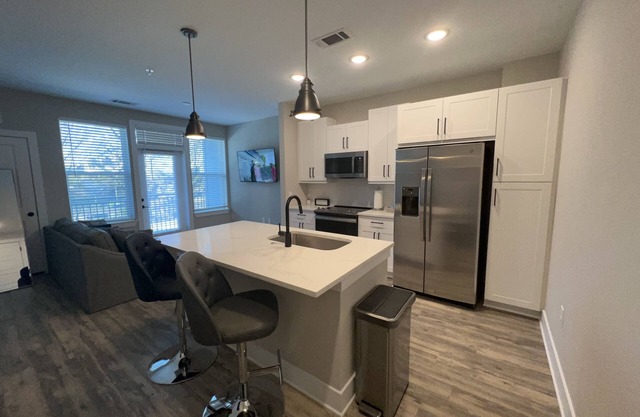 Modern Relaxing Condo overlooking Downtown Atlanta