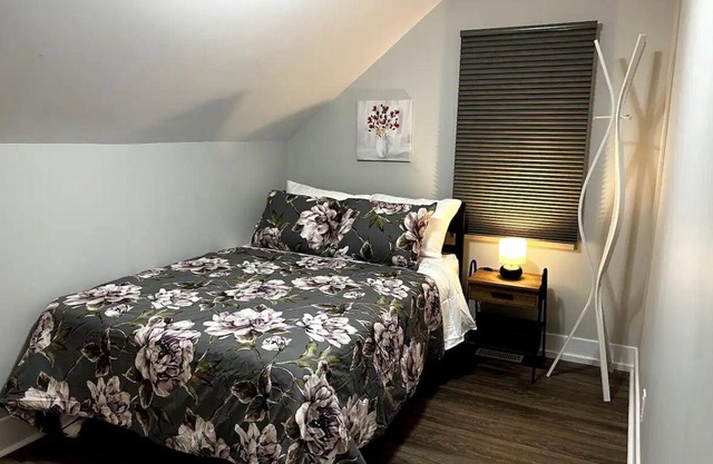 Modern remodeling 2-storey home