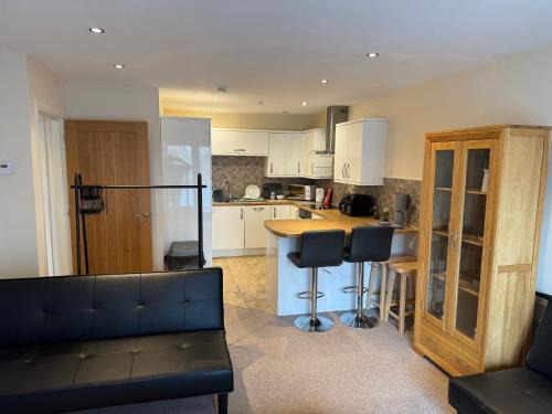 Modern, sleeps 5, parking, semi rural, Upholland