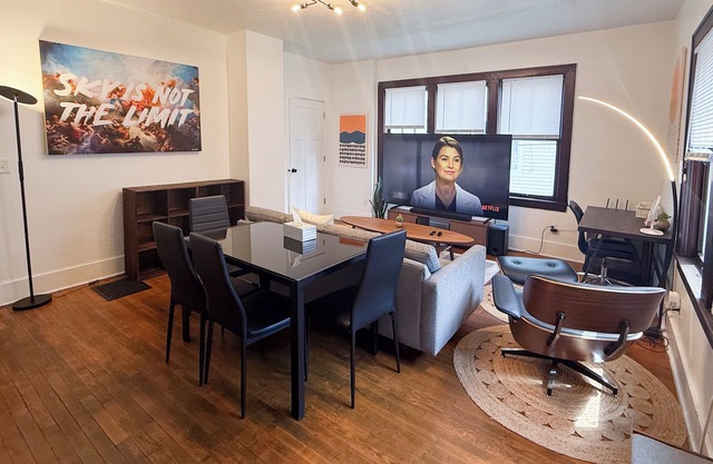 Modern, Spacious & Comfy house next to UIUC/CARLE