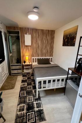 Modern studio en-suite