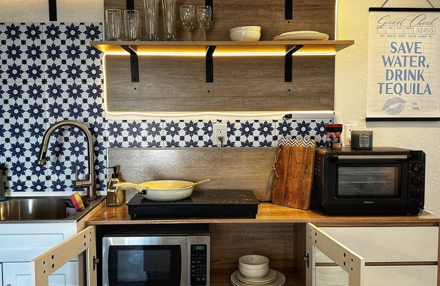 Modern Studio in the country minutes from town