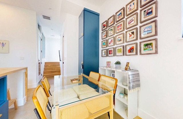 Modern two story home with kitchen, gated yard, balcony, close to South Congress