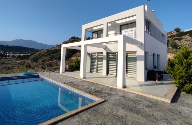 Modern villa in Alagadi