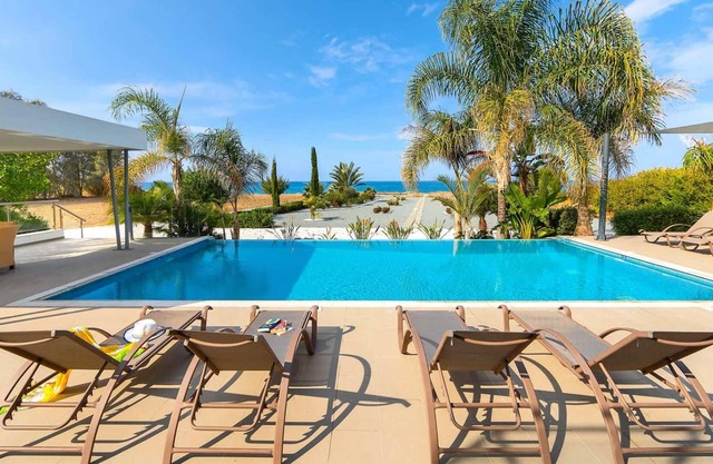 Modern villa, perfect for large families