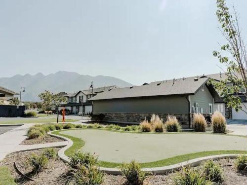 Modern W Pool, Gym, HotTub, Golf, Pet Friendly