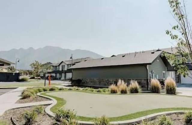 Modern w/Pool, Gym, HotTub, Golf, Pet Friendly!