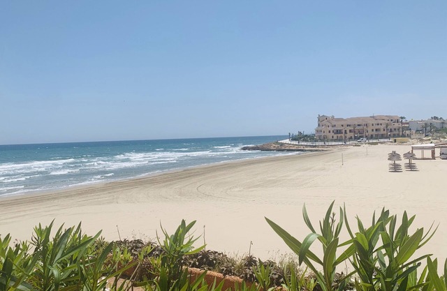 Modern Well presented 2 bedroom Ground Floor apartment in Algorfa Village.
