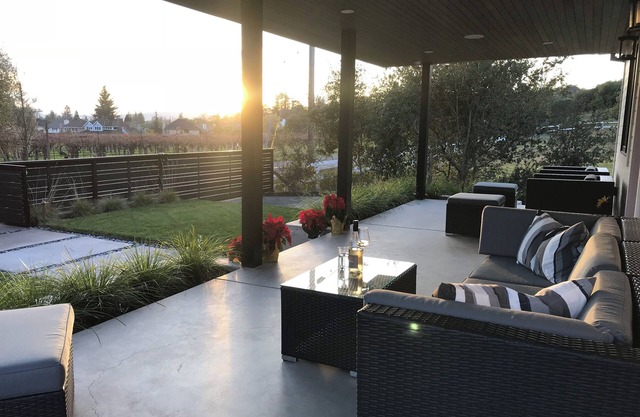 Modern Wine Country Home, Walking Distance to downtown Sonoma Square!
