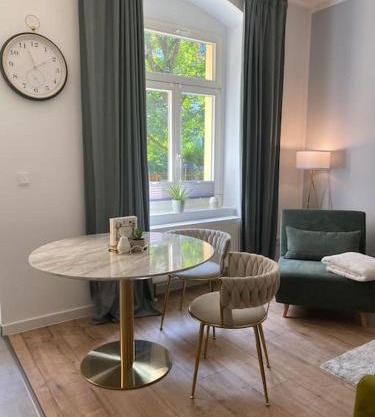 Modernes Apartment mit großer Terrasse