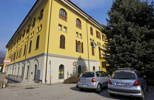 Modernly furnished 2½ room apartment with parking space and garage in the old town