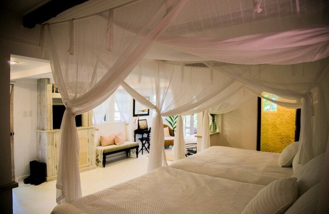 Monte Sagrado Reserve-100 acres + Wellness + River by RedAwning