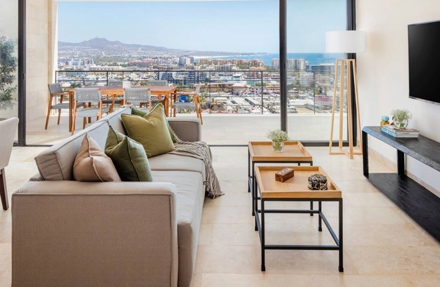Montemar 402: 2bd Condo Pool Ocean Views Gym