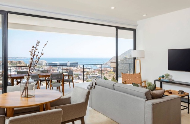 Montemar 601: 2bd Condo Pool Ocean Views Gym