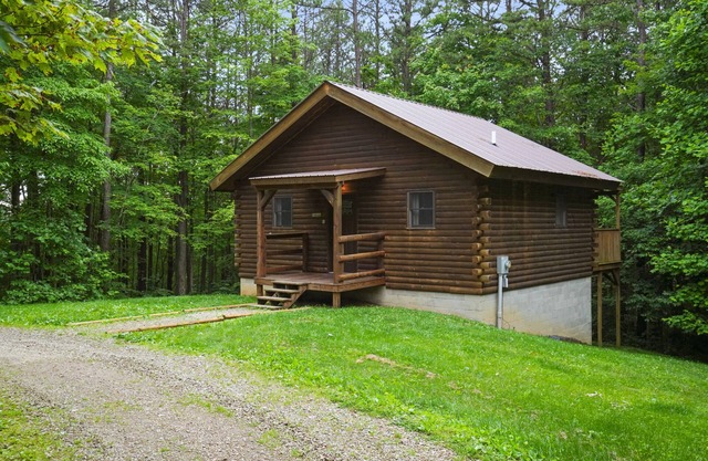 Moonlight Ridge Cabin | On 200 Acres