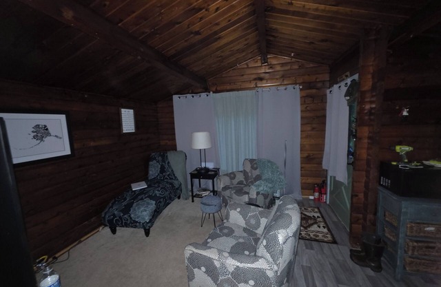 Moose Cabin Inn is a cozy 1 bedroom/1 bathroom cabin style apartment. nKenai, AK