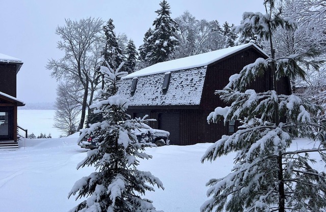 Moosehead Lake Waterfront ~ Perfect for Ice Fishing & Snowmobiling!