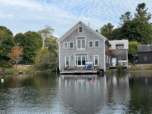 More Boathouse than Lakehouse