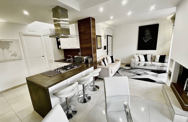 "MOTTOLA APARTMENT" ELEGANT AND BRIGHT APARTMENT 200 mt from the sea