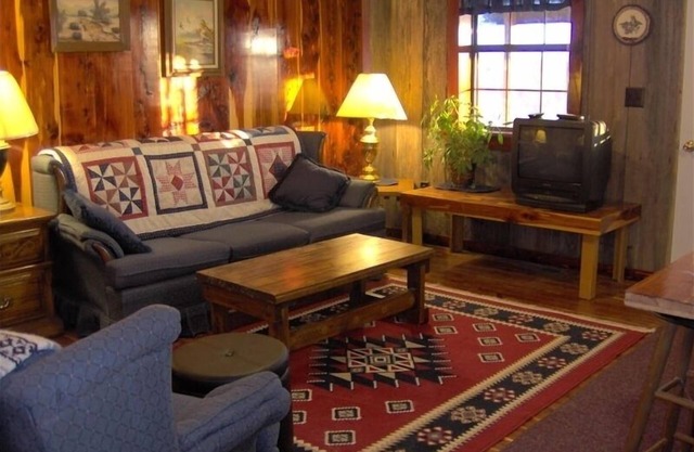 Mount Magazine View Cottage/Cabin - A Great Escape in Arkansas