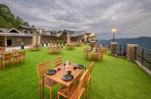 Mountain Breeze Hill Crest Luxury Apartments
