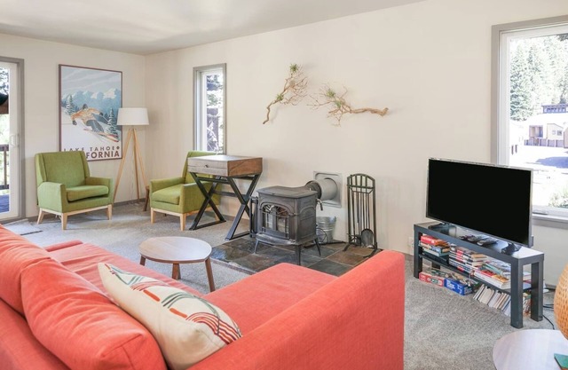 Mountain Chic Condo | Near Village at Palisades