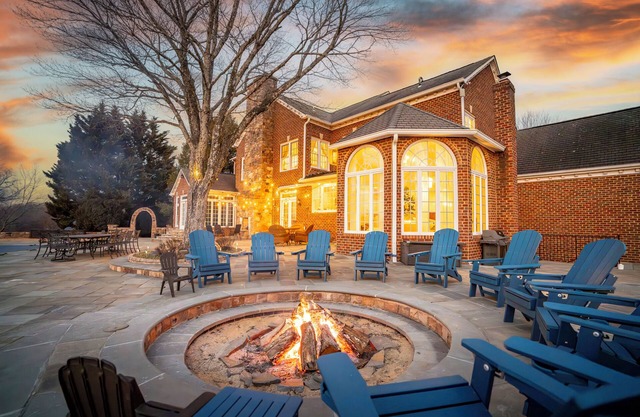 Mountain Farmhouse on 200Acres Ranch w/Stunning Views, Hot Tub, Sauna & More!