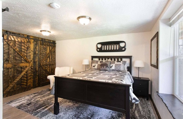Mountain guest suite w/creekside sauna, patio, & fire pit. Casinos nearby!