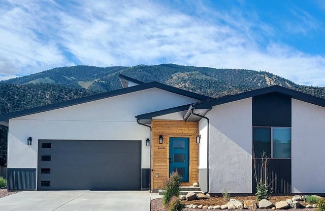 Mountain Sol- Near Salida and Monarch Mountain Livin' the Colorado Dream!