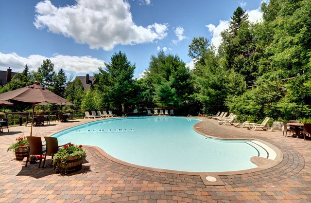 Mountainside Mont Tremblant Resort Condo - Pool in the summer and AC