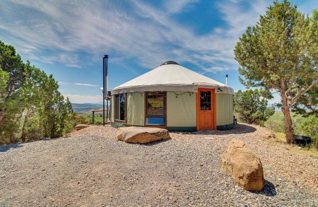Mountainside Yurt w/Views < 3 Mi to Black Canyon!