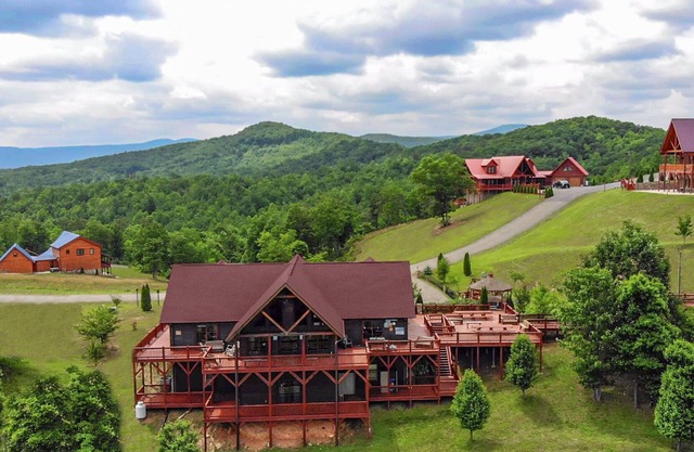 MountainTop Compound Groups,Corporate Retreat,Weddings,Churches 10-40BR,n66 Beds