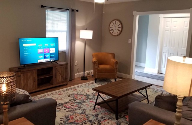 Movie Room. Fenced Yard. 50 Min to Dollywood.