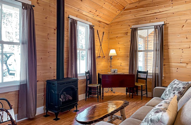 Mrs. Otis's Cabin with Woodland View