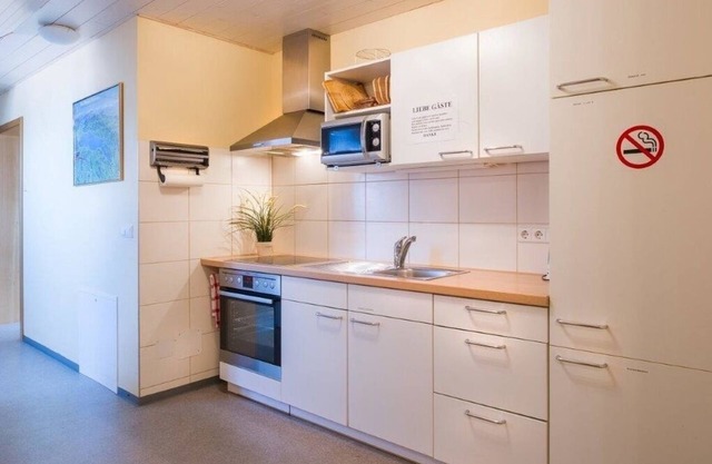 Multi-bed room for 3 guests with 20m² in Meckenbeuren (165003)