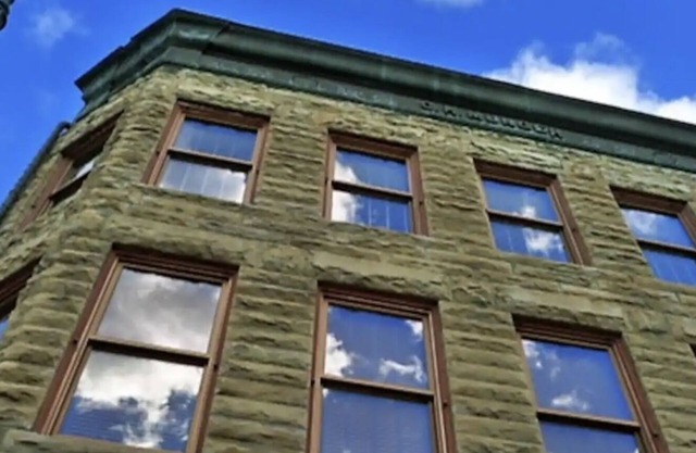 Munger Lofts Boutique 2nd Floor w/Half Kitchen