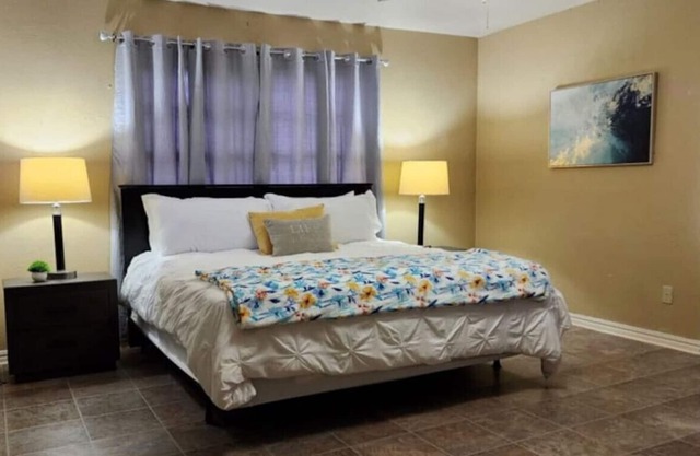 MWC - Sandra · Charming Centrally Located Home