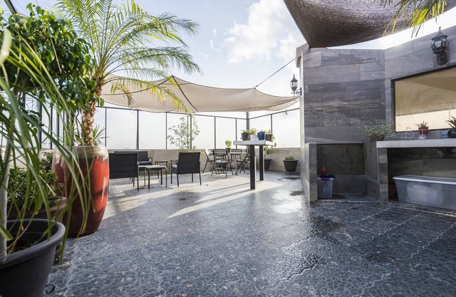 ★The Penthouse★ Panoramic Rooftop Garden + Parking