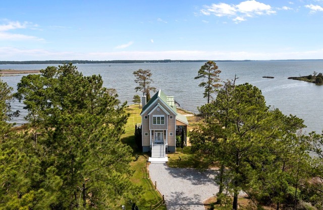 My Pointe of View - Spectacular Pet Friendly Waterfront with Views!
