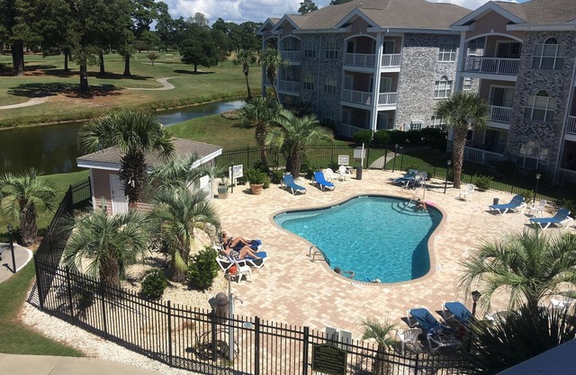 Myrtlewood 2BR 1st Floor, end unit, WiFi, pool, Cal Ripken & Oct renters welcome