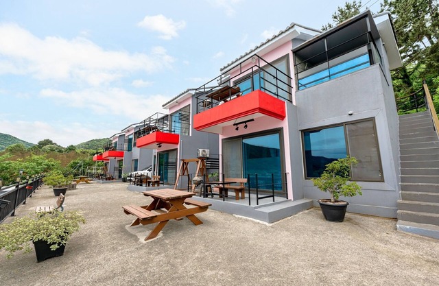 Namhae Aria Spa Pension