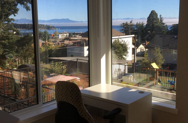 Nanaimo Harbour Views!