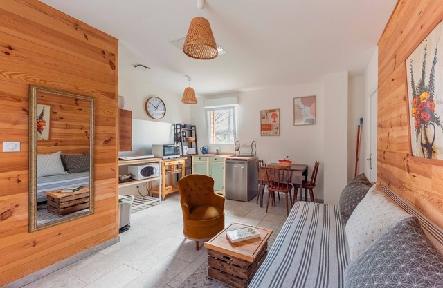 Natura Provence - One Bedroom Apartment, Sleeps 3