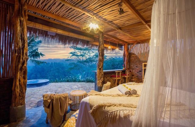 NATURAL GETAWAY! 1BR Villa Set In Karangasem - W/Outdoor Spa Tub! - W/BREKKIE!