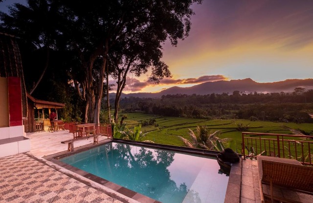 Natural View Sidemen Villas & Cottages By Supala