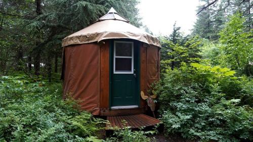 Nauti Otter Inn and Yurt Village
