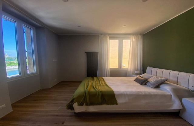 Navigli Riverside - One Bedroom Apartment, Sleeps 4