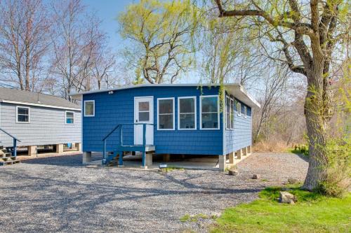 Near Beach and Downtown York Cottage with Yard!
