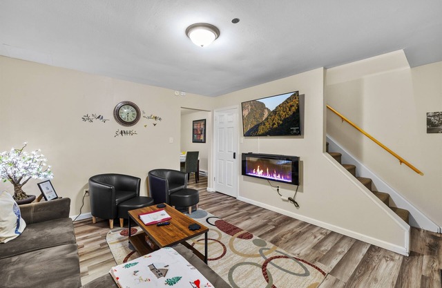 Near Hiking & Water Parks!*Dogs OK*Wi-Fi*Fireplace